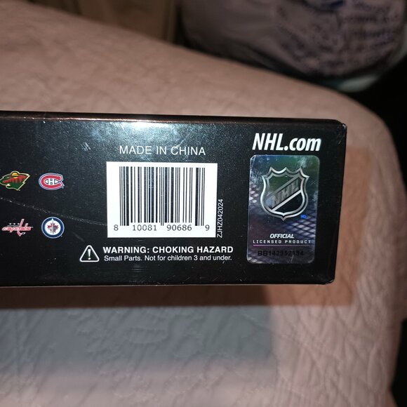 NEW YouTheFan NHL Boston Bruins 500pc Barnyard Fans Puzzle - Picture 4 of 6